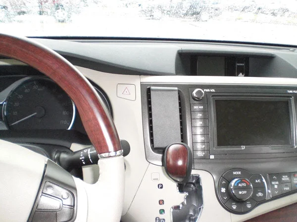 Center Dash Mount for Toyota Sienna