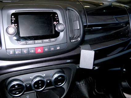 Center Dash Mount for Fiat 500 L